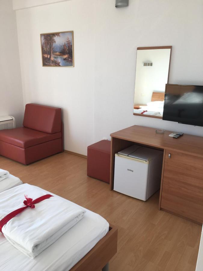 Hotel Lukas グラダツ エクステリア 写真